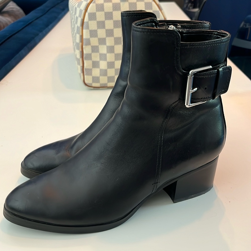 Via Spiga Black leather boots